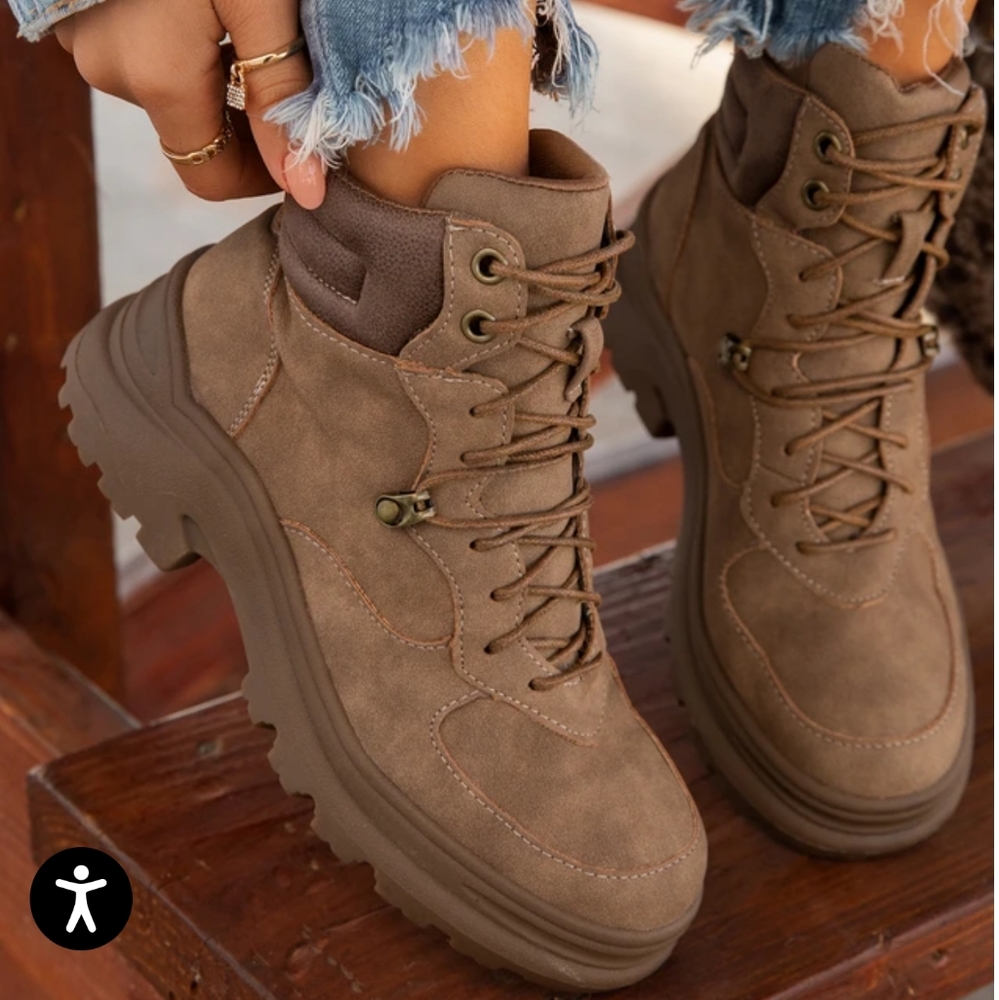 Combat boots